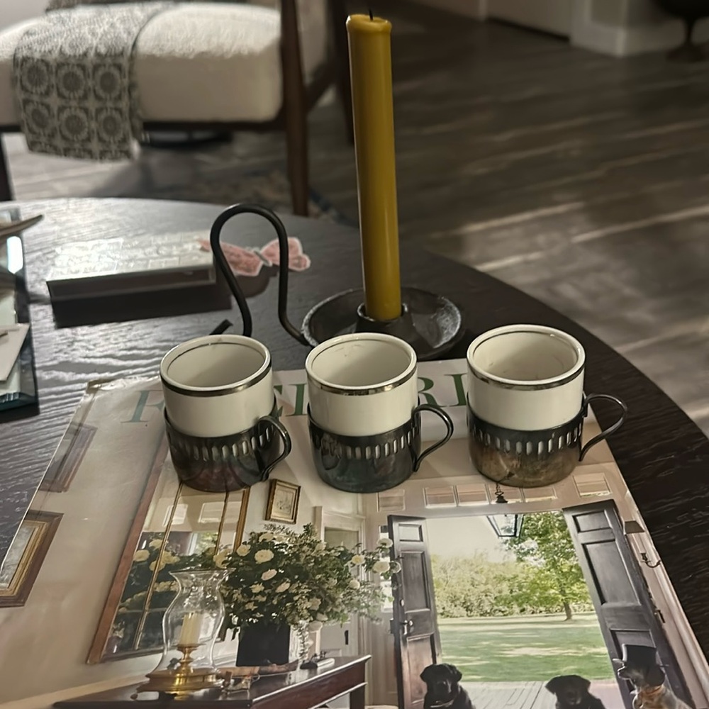 Espresso coffee ☕️ cups with inserts..
Vintage in great condition.